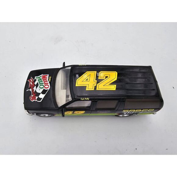 Kyle Petty #42, 1994 Brickyard 400, Mello Yellow, Suburban Bank, Brookfield - Picture 6 of 7